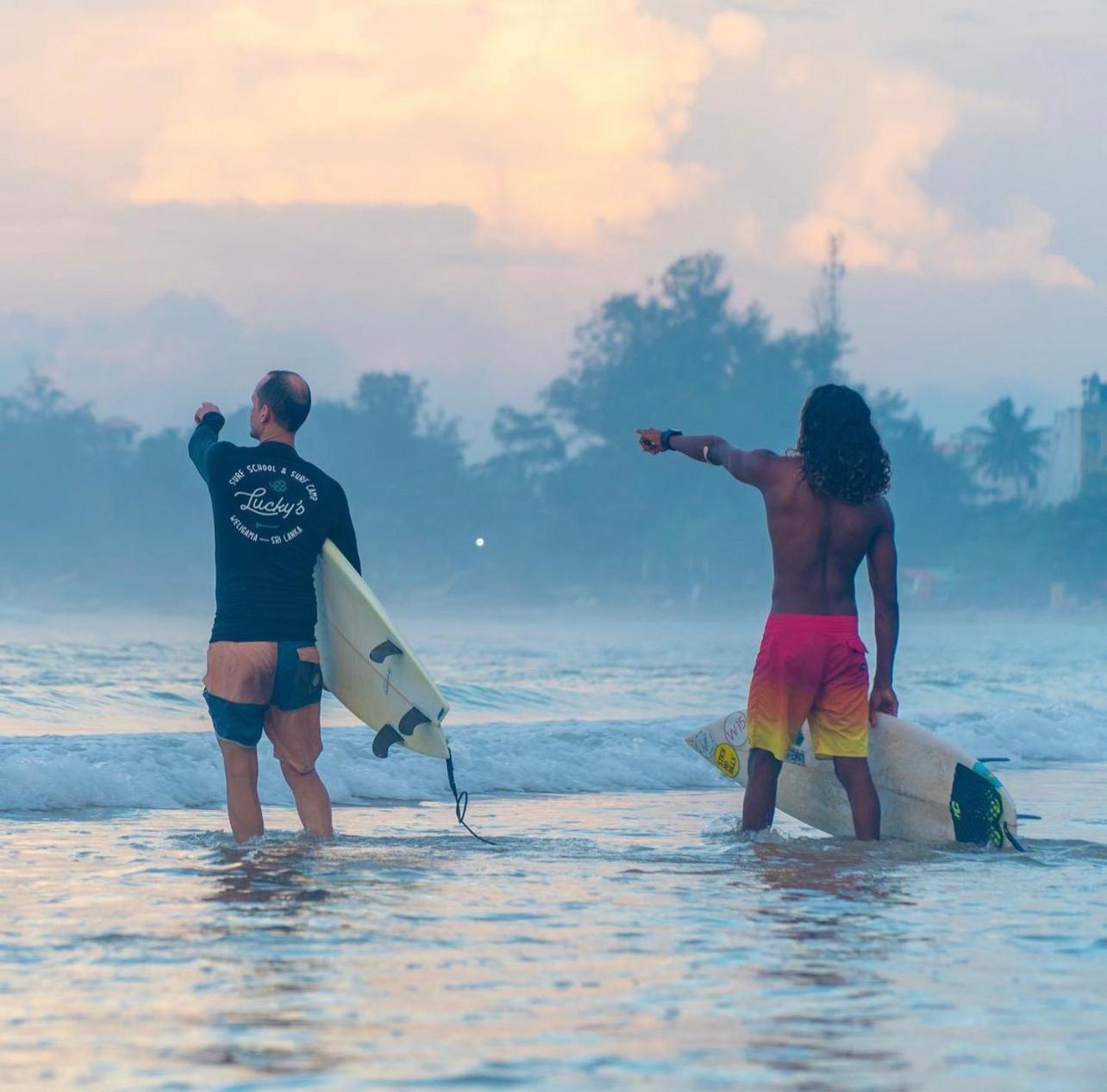 ウェリガマ Lucky'S Surf Camp Bed & Breakfast エクステリア 写真