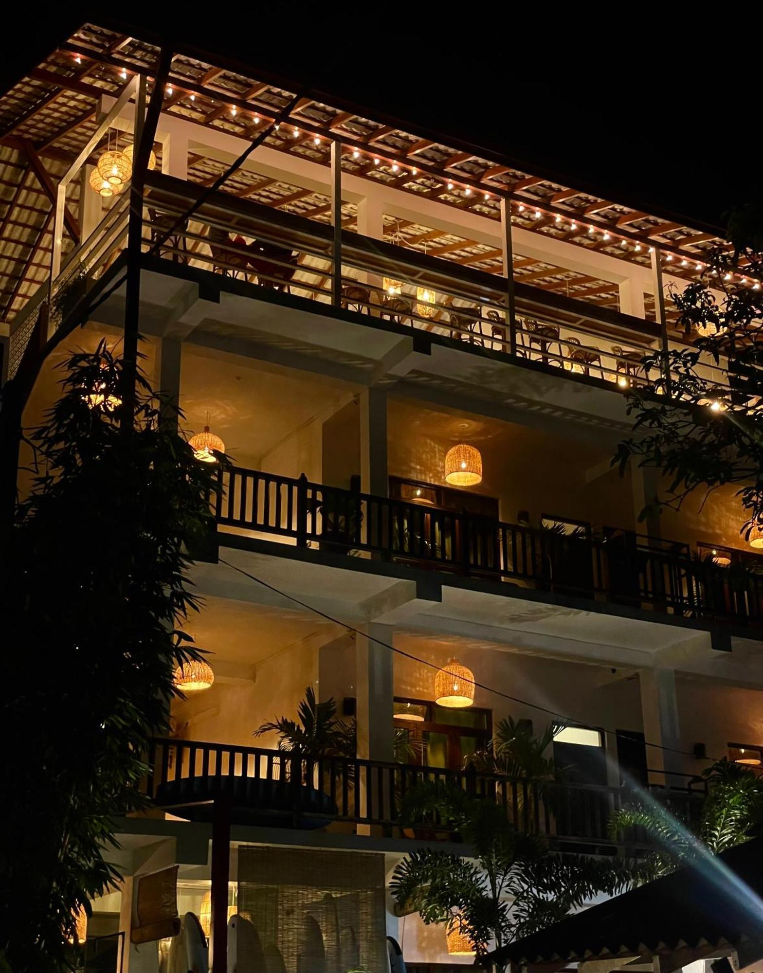 ウェリガマ Lucky'S Surf Camp Bed & Breakfast エクステリア 写真