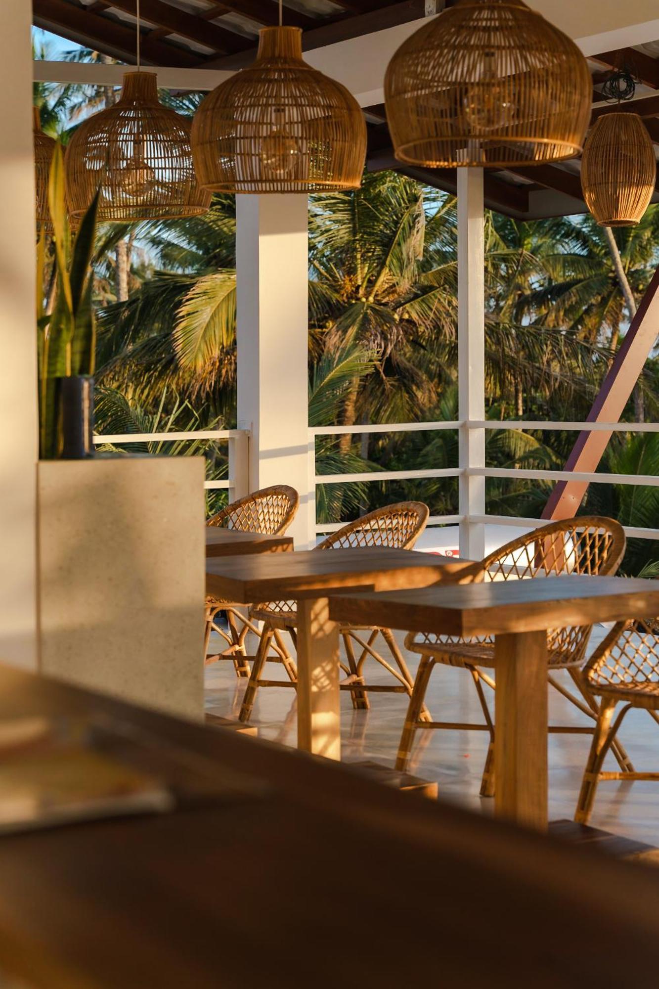 ウェリガマ Lucky'S Surf Camp Bed & Breakfast エクステリア 写真