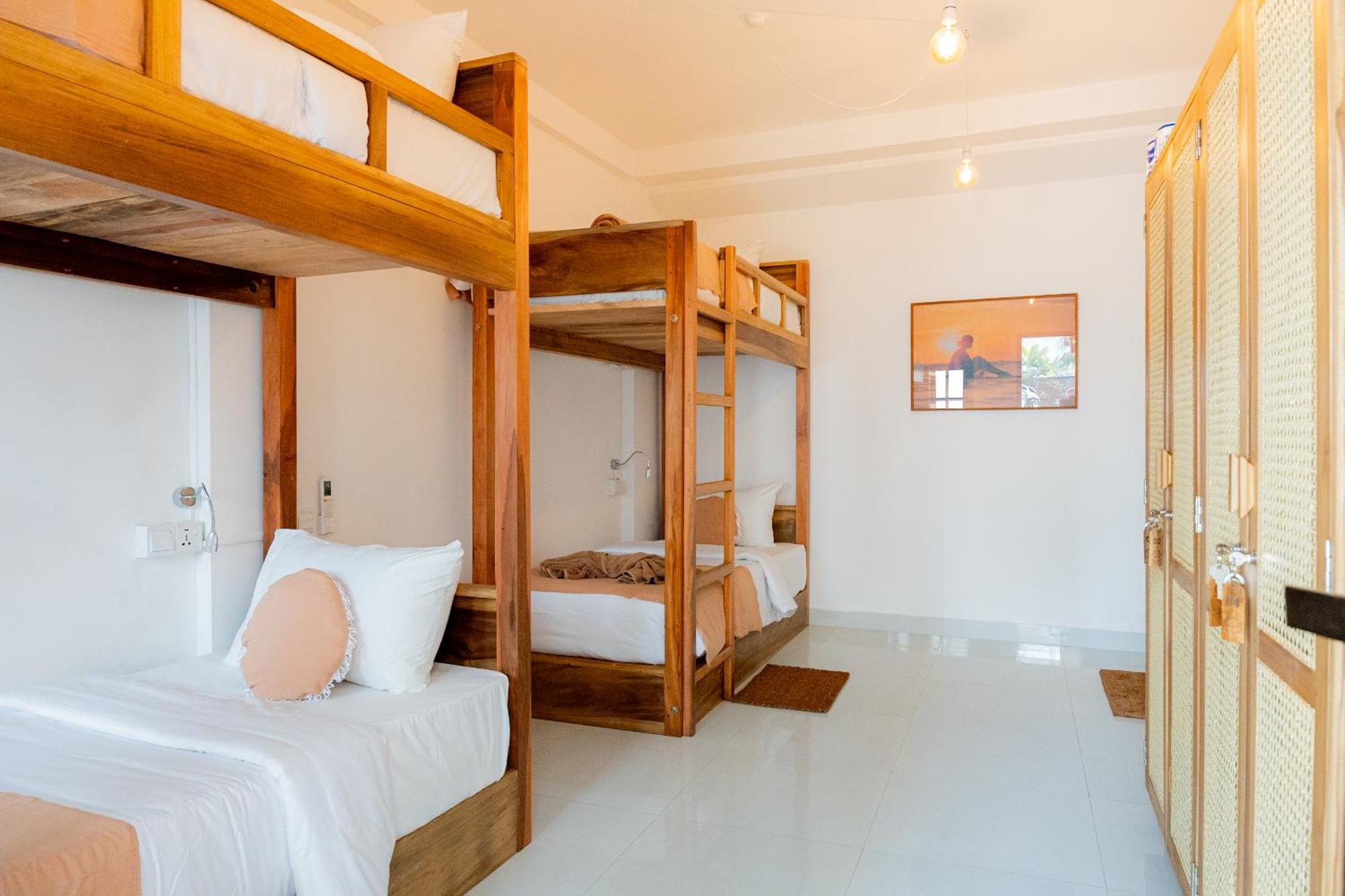 ウェリガマ Lucky'S Surf Camp Bed & Breakfast エクステリア 写真