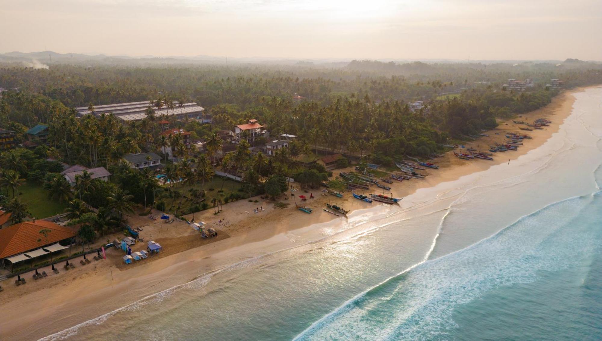 ウェリガマ Lucky'S Surf Camp Bed & Breakfast エクステリア 写真