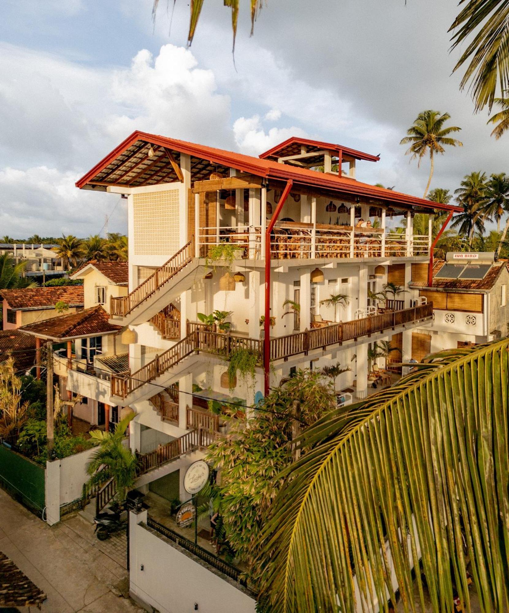 ウェリガマ Lucky'S Surf Camp Bed & Breakfast エクステリア 写真