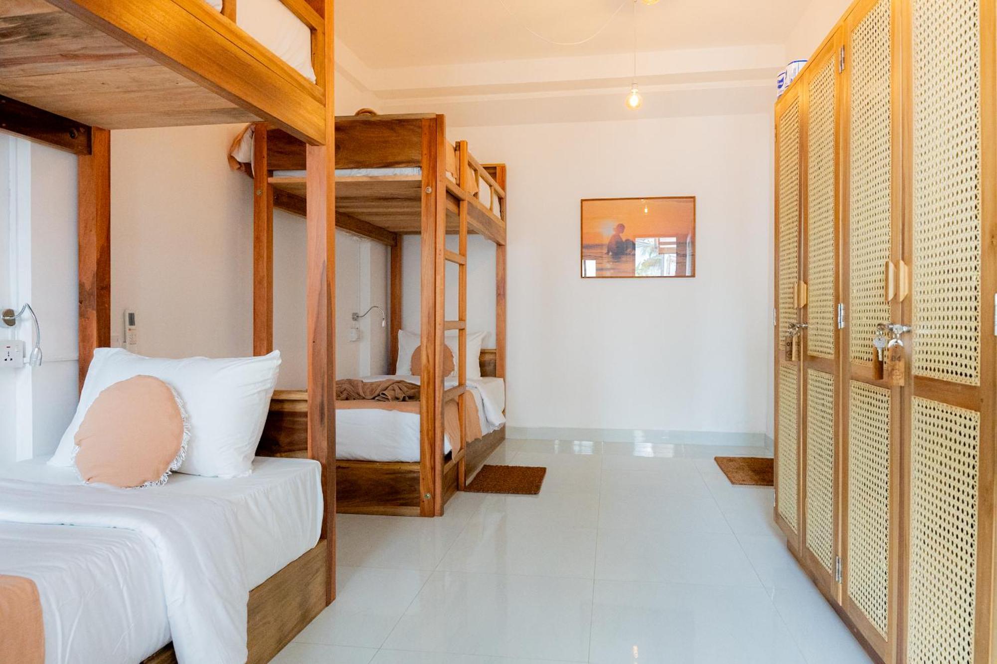 ウェリガマ Lucky'S Surf Camp Bed & Breakfast エクステリア 写真