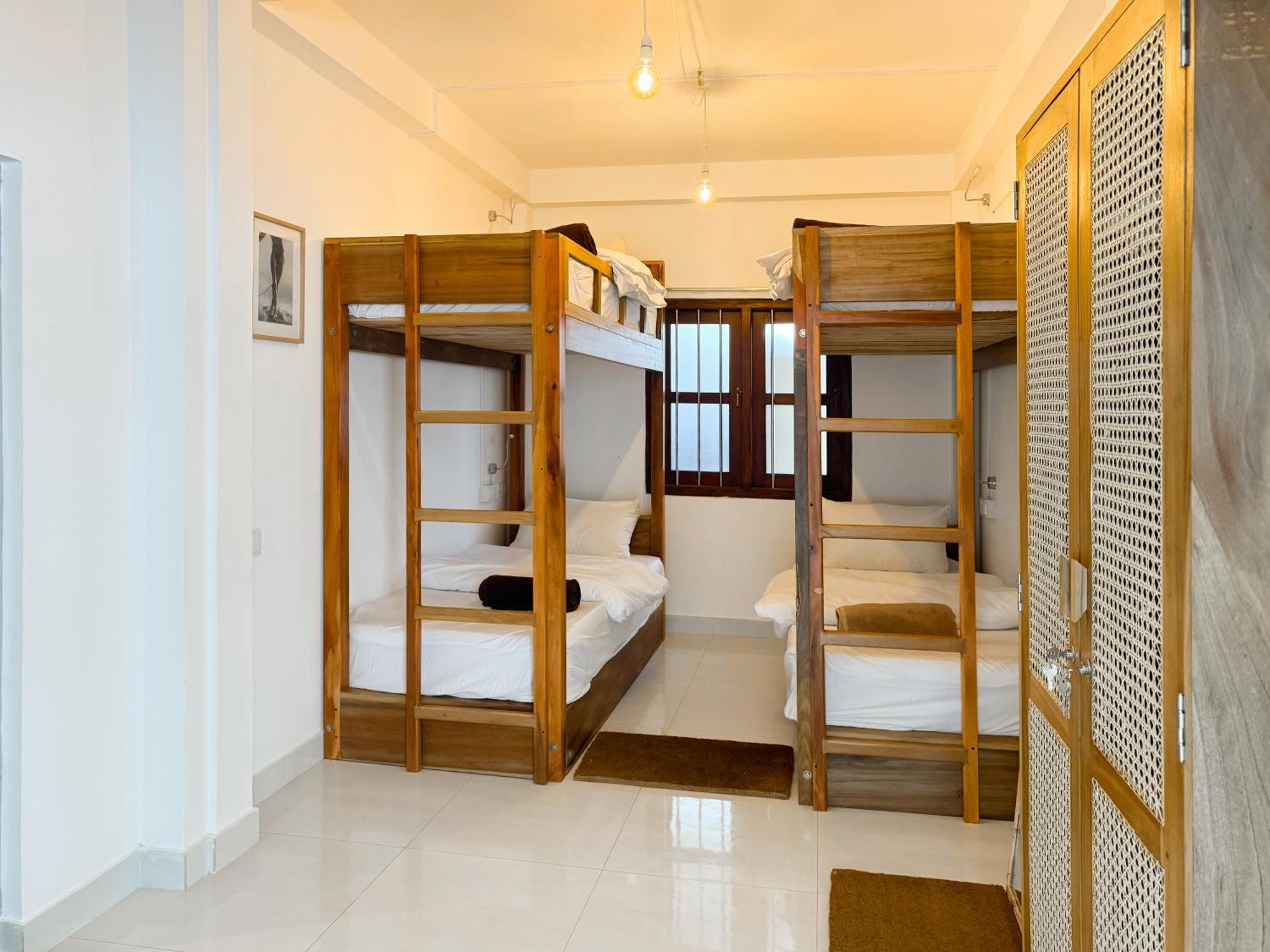 ウェリガマ Lucky'S Surf Camp Bed & Breakfast エクステリア 写真