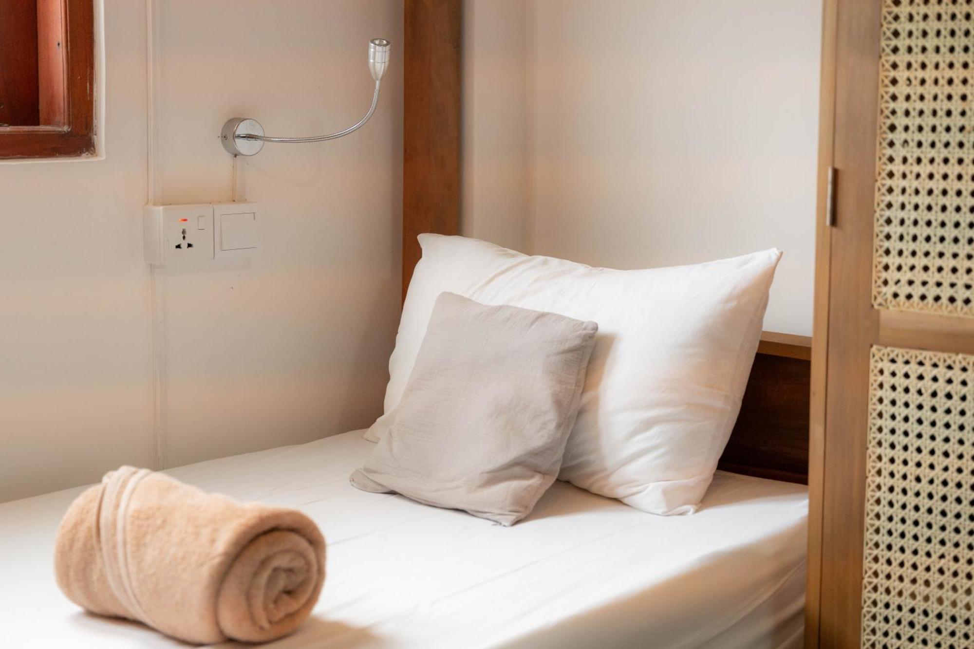 ウェリガマ Lucky'S Surf Camp Bed & Breakfast エクステリア 写真