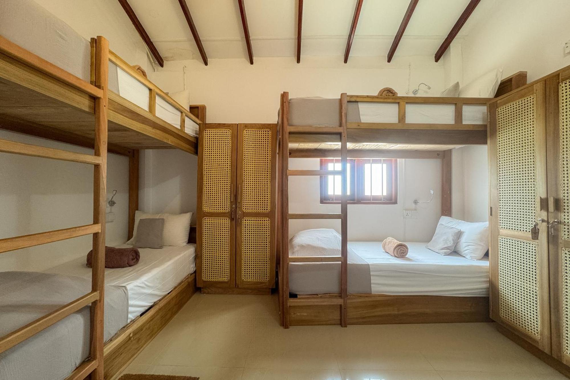 ウェリガマ Lucky'S Surf Camp Bed & Breakfast エクステリア 写真
