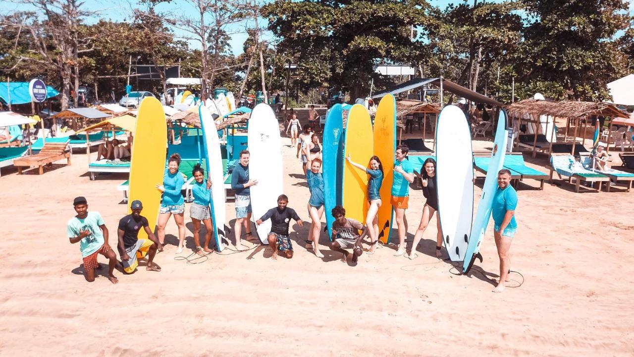 ウェリガマ Lucky'S Surf Camp Bed & Breakfast エクステリア 写真