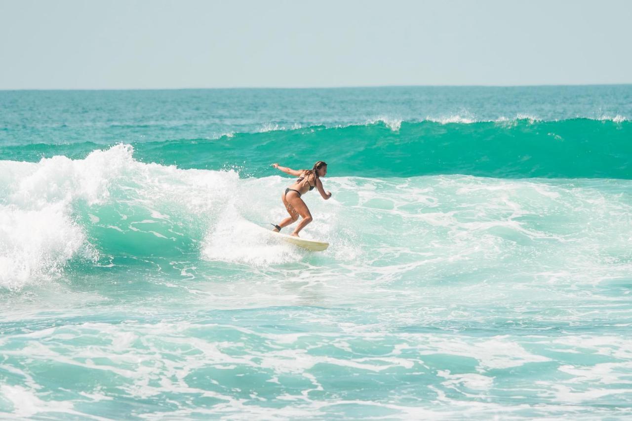 ウェリガマ Lucky'S Surf Camp Bed & Breakfast エクステリア 写真